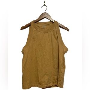 3/$25 🖤 Camel Razorback Tank (like new!)

Size: XXL

Brand: J.Crew